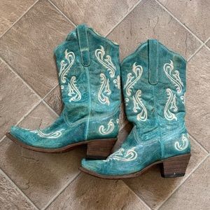 Corral boots